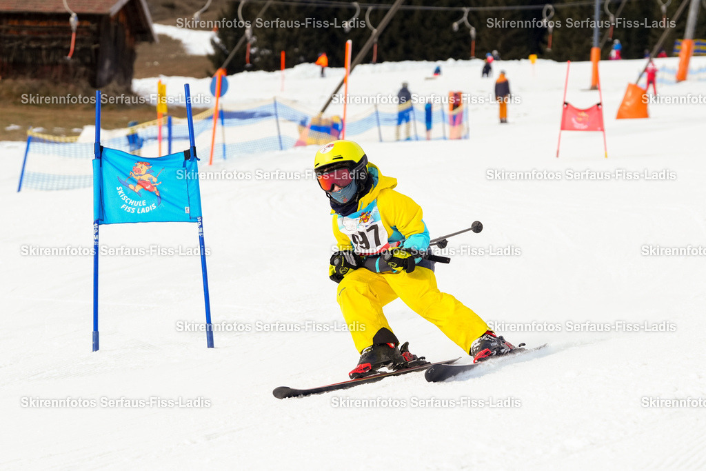 SRF_02.01.2026_0847 | Skirennfotos,Serfaus,Fiss,Ladis,Kinderskirennen,Winter,Tirol,Oberland,skirace,SFL,feelfree,weil wir's genießen,ski,Ski,skifahren,Sonnenplateau, - Realisiert mit Pictrs.com