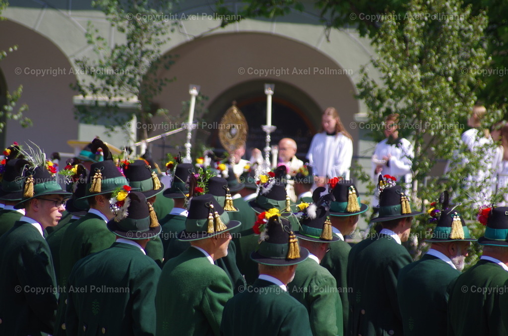 IMGP4695 | fotografiert von Axel PollmannLeonhardi Wallfahrt Benediktbeuern und Murnau, Fronleichnam, Fasching, Landschaft im Loisachtal und Benediktbeuern  - Realisiert mit Pictrs.com