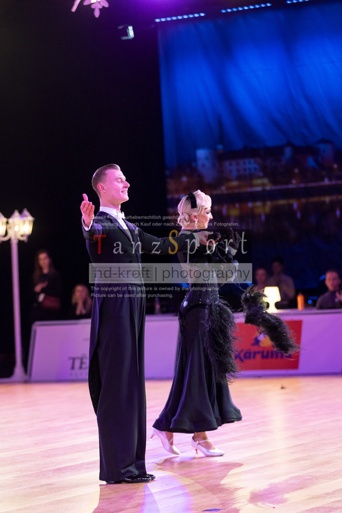 20241215_WDSF_Int_Open_Std-Riga-9838 | Tanzsportbilder, Standardtanz, Lateintanz, WDSF, DTV, LTVB, dancecomp, goc, hessen tanzt, blaues band der spree, walzer, tango, wiener walzer, slowfox, quickstepp, samba, rumba, cha-cha-cha, paso doble. jive, hd-kroft photography, turniertanzsport