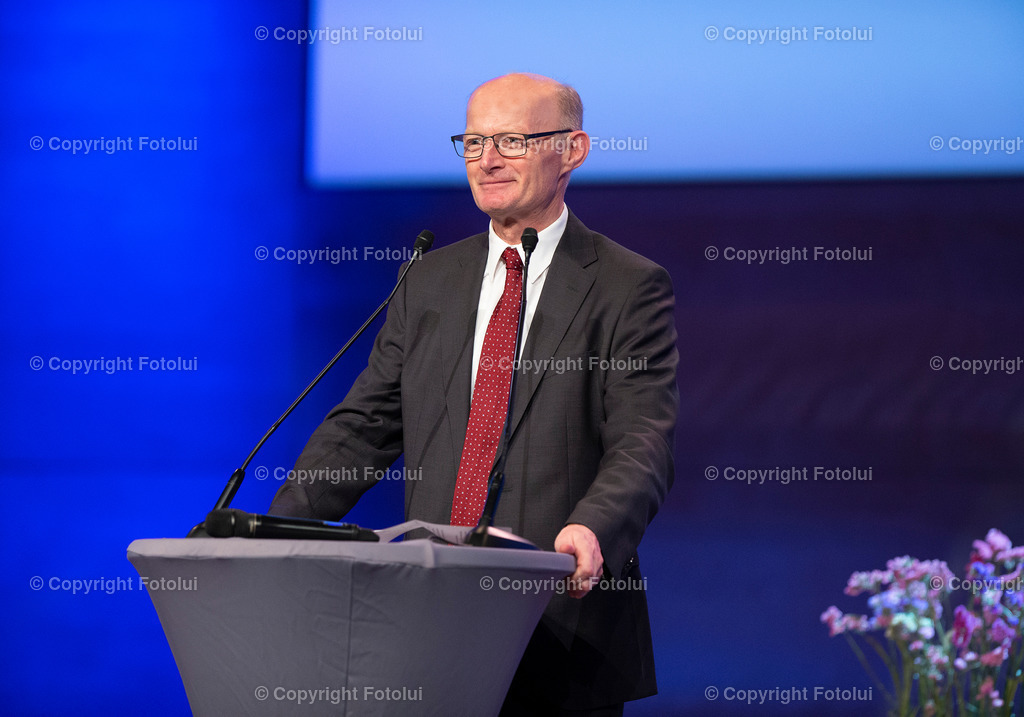 OBERBANK_46 | EIN DANK AN DIE PFLEGEKRAEFTE KABARETT MIT KLAUS ECKEL 02.06.2022 OBERBANK DONAU-FORUM LINZ IM BILD: DR.FRANZ GASSELSBERGER. FOTO:FOTOLUI/OBERBANK