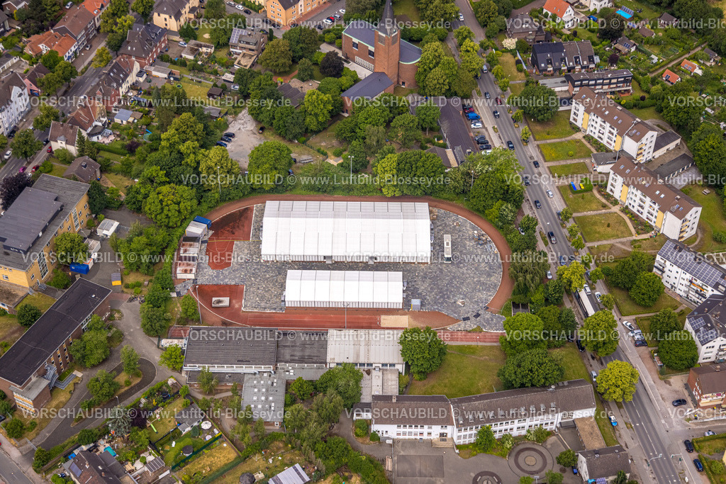 Dorsten220604693 | Luftbild, Flüchtlingsunterkünfte am Sportplatz  ehem. Gymnasium Petrinum, Feldmark, Dorsten, Ruhrgebiet, Nordrhein-Westfalen, Deutschland