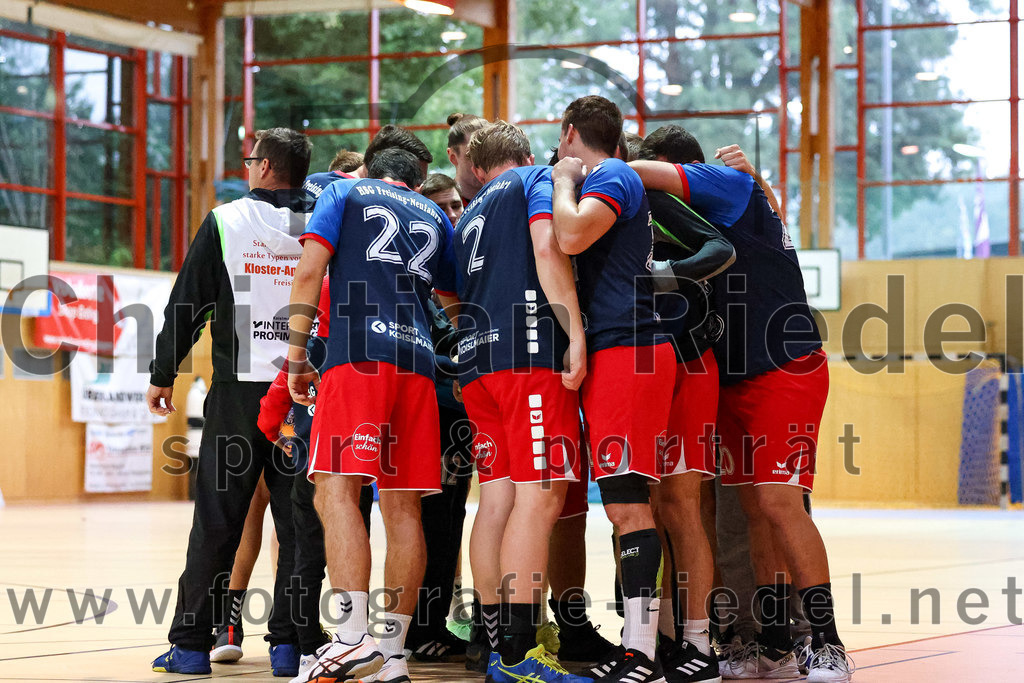 2022-09-24_001_SpVgg_Altenerding_gegen_HSG_Freising-Neufahrn | Erding, Deutschland, 24.09.2022:
Handball, Bezirksoberliga Männer 2022 / 2023, 2. Spieltag, SpVgg Altenerding gegen HSG Freising-Neufahrn, Endergebnis: 18:26

Tobias Kapser (HSG Freising-Neufahrn, #22), Benjamin Moses Becker (HSG Freising-Neufahrn, #2)

Foto: Christian Riedel / fotografie-riedel.net