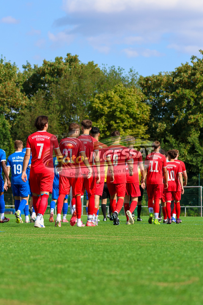 TuS Bardüttingdorf - TuRa Löhne | Auf dem Bild zu sehen: EinlaufenSV Löhne-Obernbeck, SG FA Herringhausen/Eickum, Saison 26/27, Fistelmann SuperCup - Realisiert mit Pictrs.com