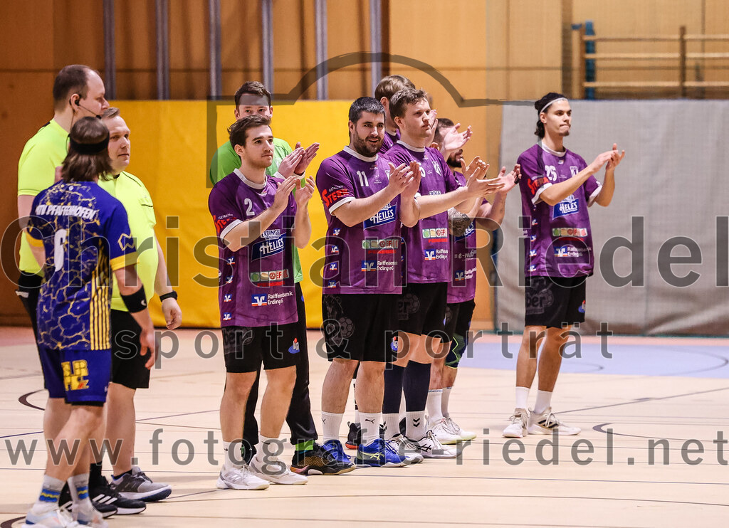 2024-12-14_007_SpVgg_Altenerding_gegen_MTV_Pfaffenhofen | Erding, Deutschland, 14.12.2024:Handball, Bezirksoberliga Männer 2024 / 2025, 10. Spieltag, SpVgg Altenerding gegen MTV Pfaffenhofen, Endergebnis: 32:30Joseph Wyhnalek (SpVgg Altenerding, #2), Christian Loris (SpVgg Altenerding, #11), Ferdinand Menzel (SpVgg Altenerding, #75), Luis Leitner (SpVgg Altenerding, #26)Foto: Christian Riedel / fotografie-riedel.net