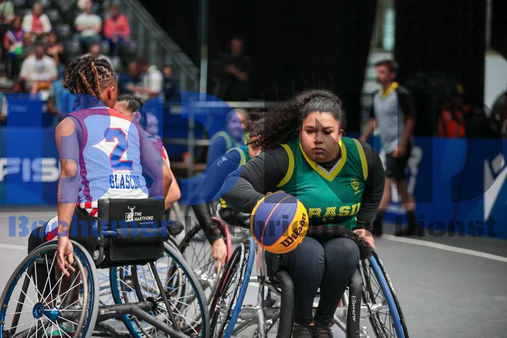 SES_TTG3X320250717-111 | bond - Realisiert mit Pictrs.com