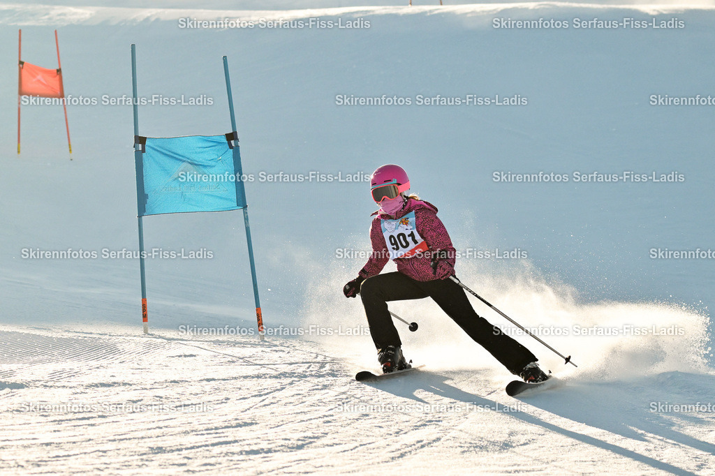 SRF_25.12.2025_0308 | Skirennfotos,Serfaus,Fiss,Ladis,Kinderskirennen,Winter,Tirol,Oberland,skirace,SFL,feelfree,weil wir's genießen,ski,Ski,skifahren,Sonnenplateau, - Realisiert mit Pictrs.com