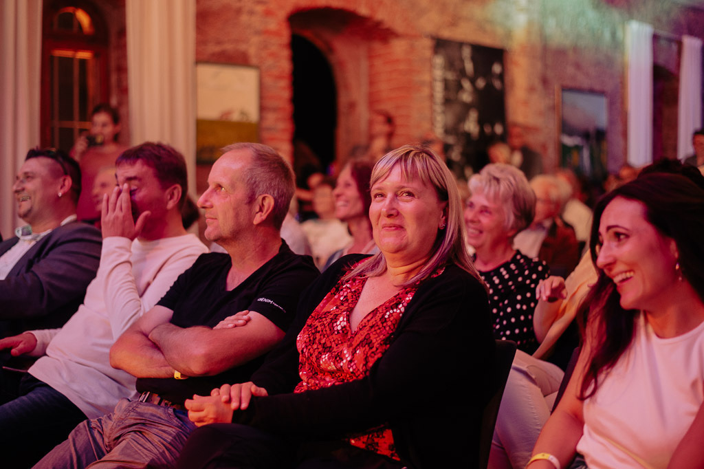 Tango meets Cuba | Tango meets Cuba mit den Klazz Brothers & Cuba Percussion im Forte Belvedere Leisnig zum Festival Hallo Leisnig 2022. - Realisiert mit Pictrs.com