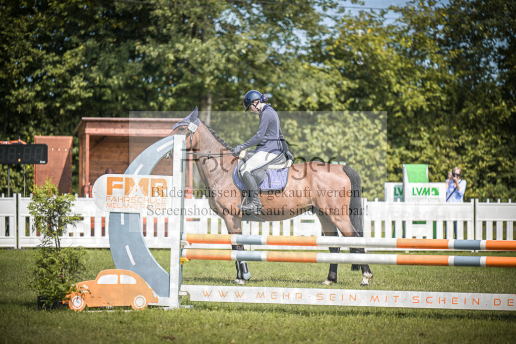 DOS_3577 | Entdecke hochwertige Reitturnierfotos von Foto Oger. Professionell, emotional und authentisch – jetzt Lieblingsmomente im Shop bestellen.Deutschlandweite Turnierfotografie. - Realisiert mit Pictrs.com