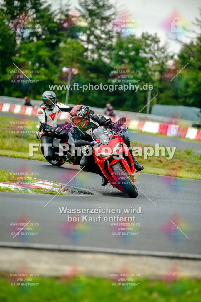 VBK-3829 | Hier findet Ihr Bilder von Touristenfahrten auf der Nürburgring Nordschleife oder von anderen Veranstaltungen die ich besucht habe. Viel Spass beim Durch Schauen 