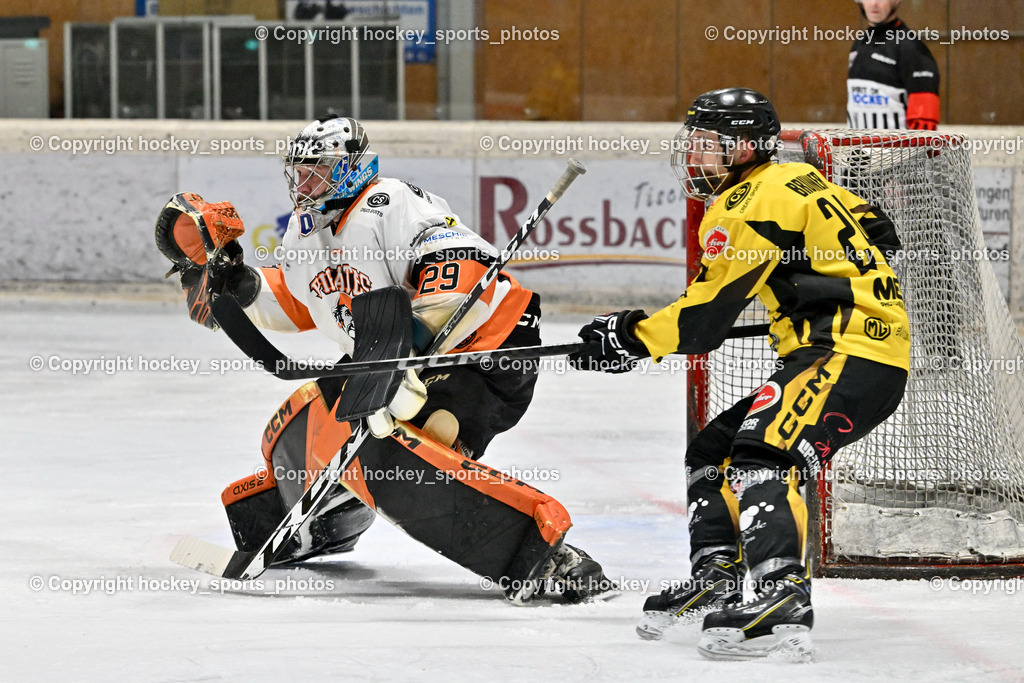 EC Hornets Spittal vs. USC Piraten Velden 18.2.2024 | #29 Stroi Thomas USC Velden, #24 Brunner Noel EC Hornets Spittal, EC Hornets Spittal vs. USC Piraten Velden 18.2.2024, EC Hornets Spittal vs. USC Piraten Velden 18.2.2024 am 18.02.2024 in Spittal an der Drau (Eissportzentrum Spittal), Austria, (Photo by Bernd Stefan)