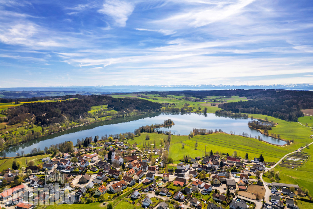 PS-Illmensee-2026-09 | Entdecke die größte Bildgalerie der Region mit Fotografien aus dem Allgäu, der Bodenseeregion, Oberschwaben, dem Donautal und der Schwäbischen Alb. Landschaften, Luftaufnahmen und Reisefotografie als Wandbild und Fotokunst. - Realisiert mit Pictrs.com