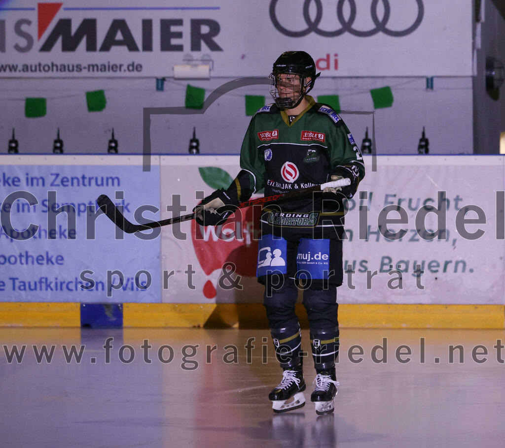 2023-01-22_007_Eishockey_TSV_Erding_gegen_ESC_Dorfen | Erding, Deutschland, 22.01.2023:
Eishockey, Bayernliga 2022 / 2023, 29. Spieltag, TSV Erding gegen ESC Dorfen, Endergebnis: 6:2

Foto: Christian Riedel / fotografie-riedel.net