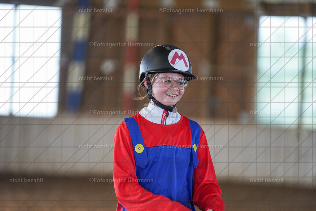 20230917-FAH09762 | Landsberg am Lech, 2023, Kaufbeuren, Kempten, Allgäu, Turnierfotografen Bayern, Fotoagentur Herrmann, Turnierbilder, Reitsport Fotos, Pferdefotograf, Augsburg, Bad Tölz, Dachau, Karlsfeld, Memmingen, Buchloe, Schwabmünchen