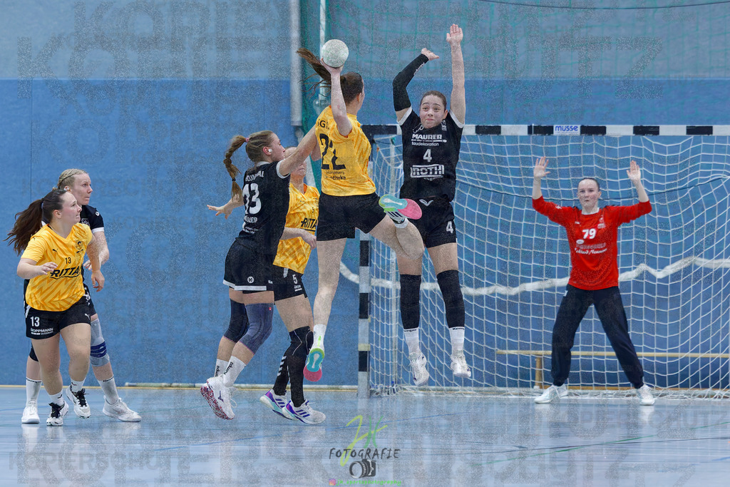 Handball Frauen Oberliga Mitte, HSG Eibelshausen/Ewersbach - HSG Lumdatal | Handball Frauen Oberliga Mitte, HSG Eibelshausen/Ewersbach - HSG Lumdatal am 21.02.2026 in Dietzhölztal-Steinbrücken (Sporthalle am Hammerweiher)Photo © 2026 - Jörg Heinrich - Realisiert mit Pictrs.com