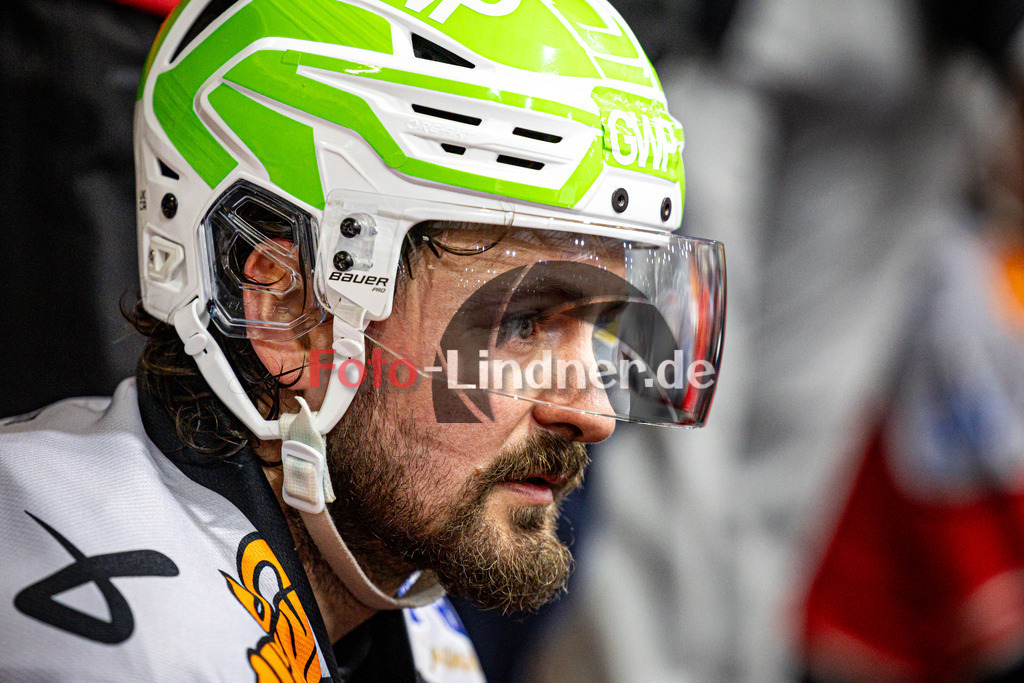 TSV Peißenberg MINERS gegen EHC Königsbrunn PINGUINE | Eishockey Bayernliga Herren Playoffs Viertelfinale 2024/25 - Spiel 4 von 7, TSV Peißenberg MINERS gegen EHC Königsbrunn PINGUINE, 20250216,Marek HALODA (MINERS 64) Portrait,2025-02-16 in Peißenberg (Eisstadion Peißenberg)Marek HALODA (MINERS 64)Copyright: WolfgangxLindner foto-lindner.de