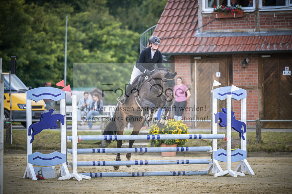 DOS_2610 | Entdecke hochwertige Reitturnierfotos von Foto Oger. Professionell, emotional und authentisch – jetzt Lieblingsmomente im Shop bestellen.Deutschlandweite Turnierfotografie. - Realisiert mit Pictrs.com