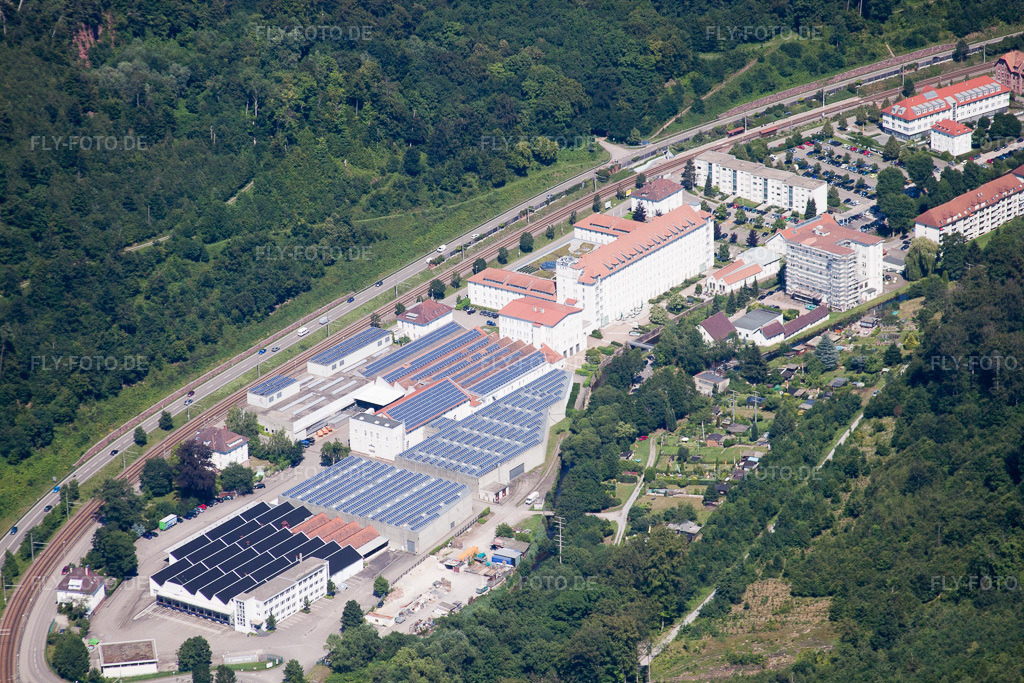 Luftbild: Industrie- und Gewerbegebiet Ettlin Gewerbepark GmbH & Co. KG in der alten Spinnerei in Ettlingen im Bundesland Baden-Württemberg in Deutschland. Foto: IMG_42059.jpg vom 27.06.2011 durch Werner Riehm/FLY-FOTO.de