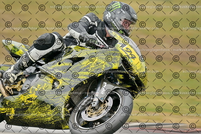 25bt05-0522 | markuskiefer.com - Realisiert mit Pictrs.com