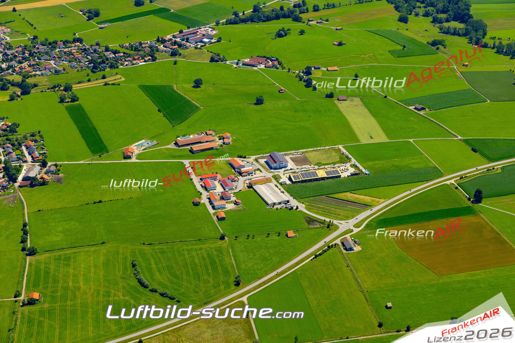 Aktuelles Luftbild von  Pähl - Die Luftaufnahme wurde 2022 mittels UL-Flugzeug erstellt ( keine Drohne ) - hochauflösende Kamera-Systeme von  Canon -Beste Qualität - Für grossformatige Ausdrucke geeignet. Die Geschenkidee !