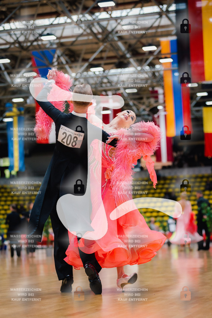 Hessen Tanzt WDSF Open Junior II Standard 4th (208) Oliver Gebert _ Alina Balatsko (Czech Republic)-2025-05-17-7784 | Webshop for digital downloads and prints of dance sport, event & show photographer Julian Link - Realisiert mit Pictrs.com