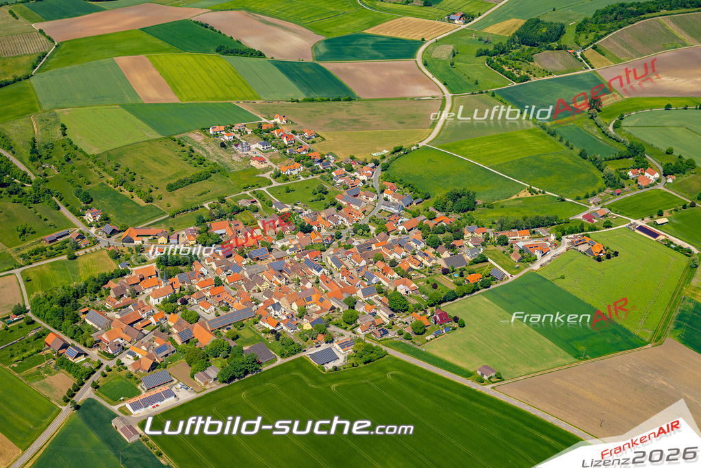 Aktuelles Luftbild von  Weigenheim - Die Luftaufnahme wurde 2022 mittels UL-Flugzeug erstellt ( keine Drohne ) - hochauflösende Kamera-Systeme von  Canon -Beste Qualität - Für grossformatige Ausdrucke geeignet. Die Geschenkidee !