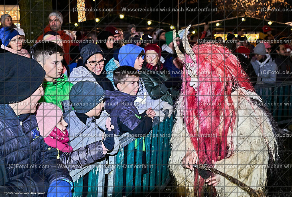 ALP5323_WIESELBURGER ADVENT_Perchtenlauf | (C)FotoLois.com, Alois Spandl, WIESELBURGER ADVENT, Perchtenlauf, So 10. Dez. 2023.