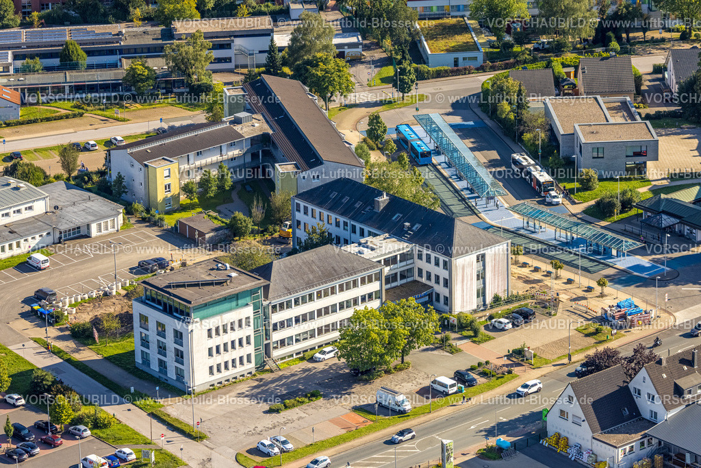 Sprockhoevel240811272Hasslinghausen | Luftbild, Stadtverwaltung Rathaus, Sprockhövel Haßlinghausen Busbahnhof ZOB, Haßlinghausen, Sprockhövel, Ruhrgebiet, Nordrhein-Westfalen, Deutschland