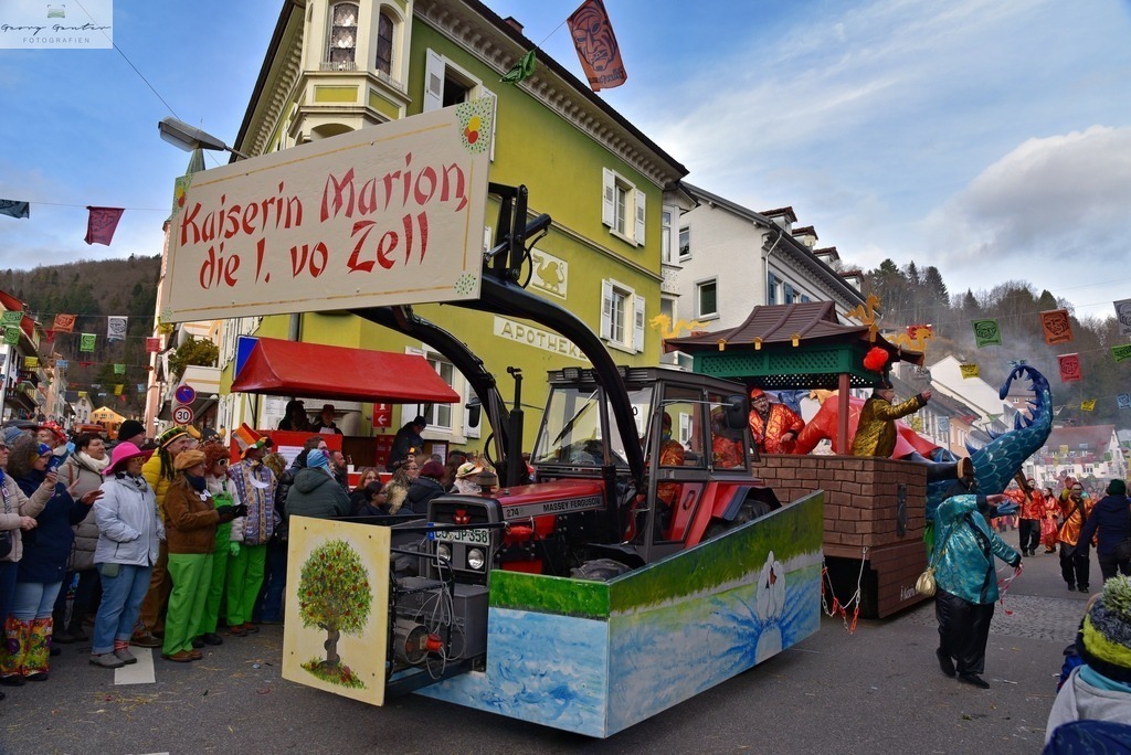 Umzug Sonn  _26-220-RA | Fotoblog Schwarzwald, Foto Blog Wiesental, Pfaffenberg, Winterzauber, Zeller Bergland, Zell im Wiesental, Fotoblog Wiesental, Landschaftsfotos, Bilder Wiesental, Natur, Naturbilder, Fastnacht, Zeller Fastnacht, Zeller Fasnacht, Zeller Bergland, Belchen, - Realisiert mit Pictrs.com