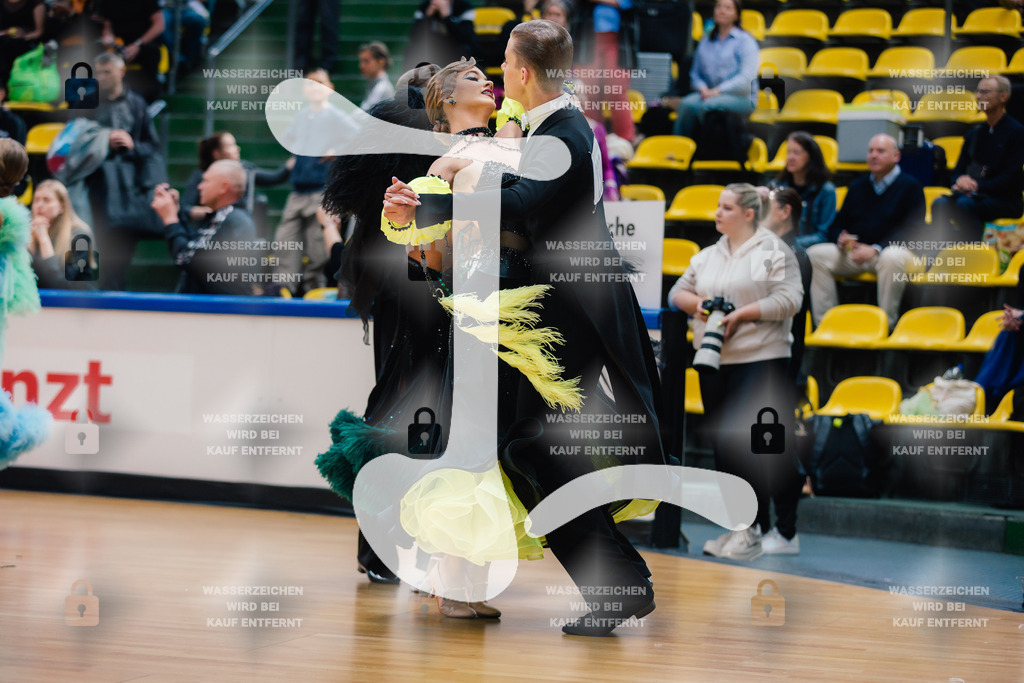 Hessen Tanzt WDSF Open Junior II Standard 7th (232) Viktor Waitz _ Vladislava Yushkevich (Ahorn Club_ TSA im Polizei-SV Berlin)-2025-05-17-7524 | Webshop for digital downloads and prints of dance sport, event & show photographer Julian Link - Realisiert mit Pictrs.com