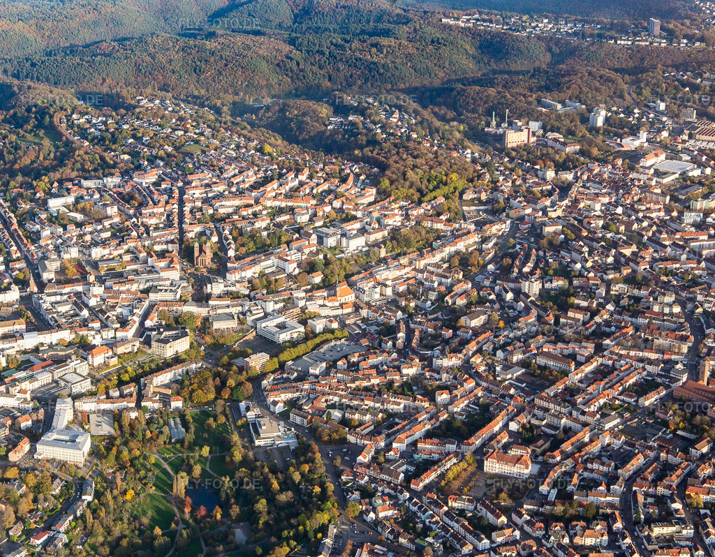 Luftbild: Alleestr in Pirmasens im Bundesland Rheinland-Pfalz in Deutschland. Foto: IMG_143813.jpg vom 26.10.2024 durch Werner Riehm/FLY-FOTO.de