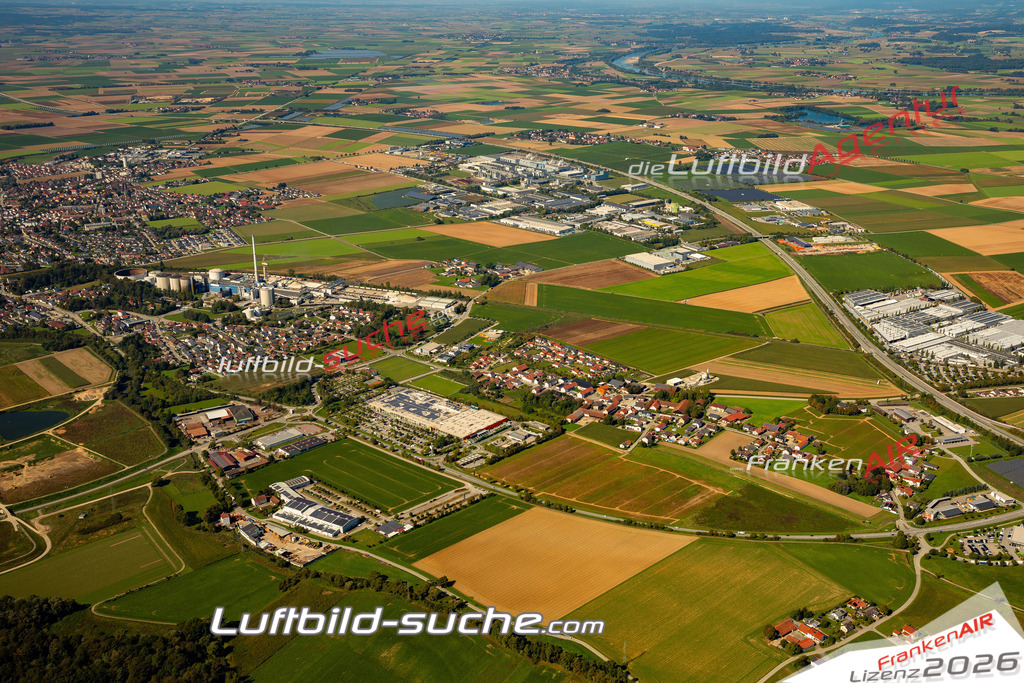 Das Luftbild zeigt : Enzkofen Plattling - Die Luftaufnahme wurde 2023 vom UL-Flugzeug aus erstellt ( keine Drohne ) - Hochauflösende Luftaufnahme - Für grossformatige Ausdrucke geeignet. Die Geschenkidee !Mit Lizenz und Bildrechte bestellbar