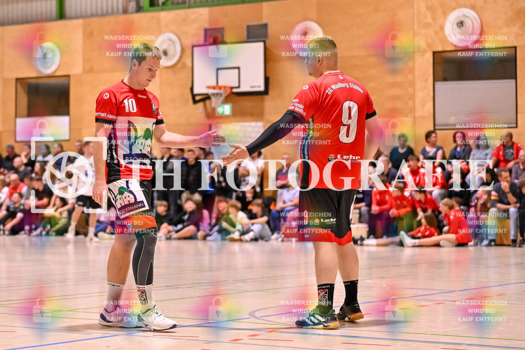 GER, SG Maulburg/Steinen - HSG Dreiland, Handball, Landesliga Suedbaden, 4. Spieltag, Saison 2024/2025, 12.10.2024 | Mika Buelow (SG Maulburg/Steinen, #10), Tim Lindner (SG Maulburg/Steinen, #09)GER, SG Maulburg/Steinen - HSG Dreiland, Handball, Landesliga Suedbaden, 4. Spieltag, Saison 2024/2025, 12.10.2024Foto: TH Fotografie/Thomas Hess