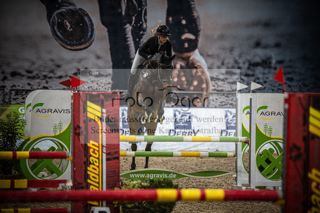 DOS_2225 | Entdecke hochwertige Reitturnierfotos von Foto Oger. Professionell, emotional und authentisch – jetzt Lieblingsmomente im Shop bestellen.Deutschlandweite Turnierfotografie. - Realisiert mit Pictrs.com