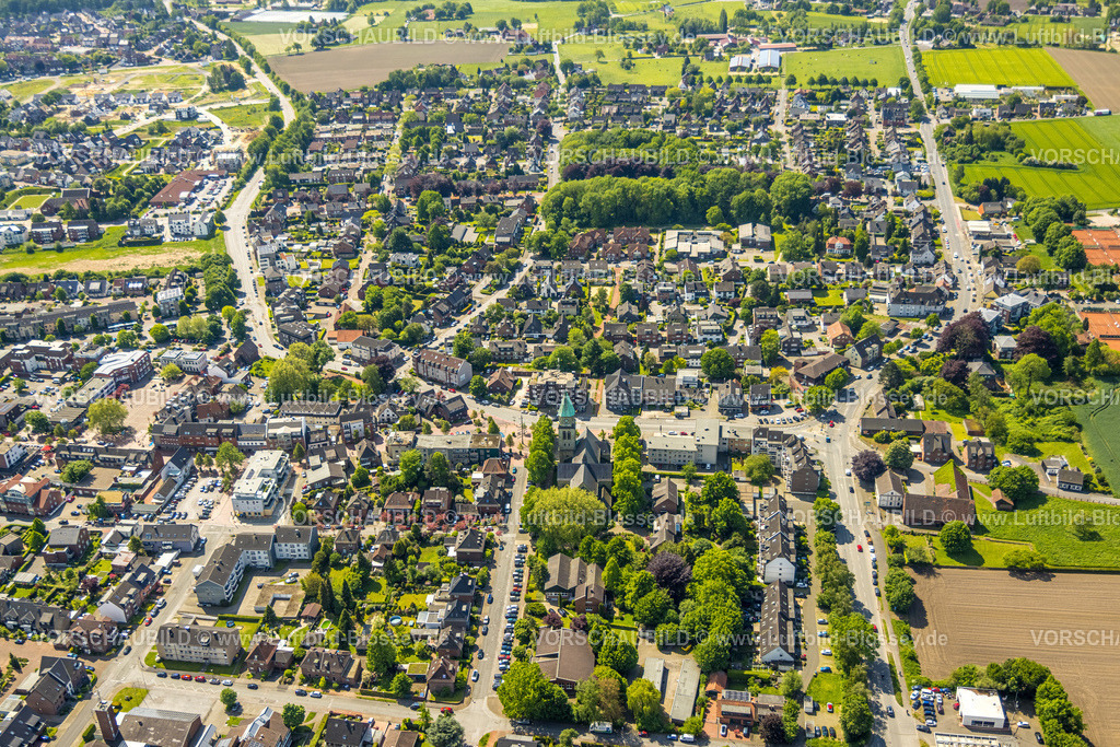 Bottrop230510029Kirchhellen | Luftbild, Ortsansicht mit St Johannes Kirche, Kirchhellen, Bottrop, Ruhrgebiet, Nordrhein-Westfalen, Deutschland