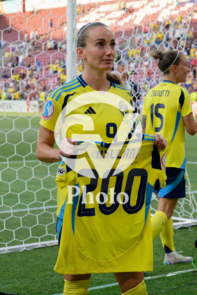 Denmark v Sweden - UEFA Women's EURO 2025 Group C | GENEVA, SWITZERLAND - JULY 4: Kosovare Asllani of Sweden plays her 200th international match during the UEFA Womens EURO 2025 Group C match between Denmark and Sweden at Stade de Geneve on July 4, 2025 in Geneva, Switzerland. (Photo by Giuseppe Velletri/Sports Press Photo/Getty Images)