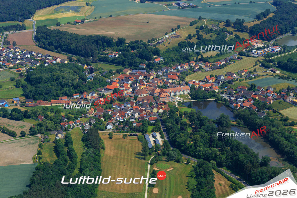 Die Luftaufnahme Reichmannsdorf - Schlüsselfeld wurde vom UL-Flugzeug (keine Drohne) aus fotografiert.Hohe Druck- Auflösung-die Geschenkidee!