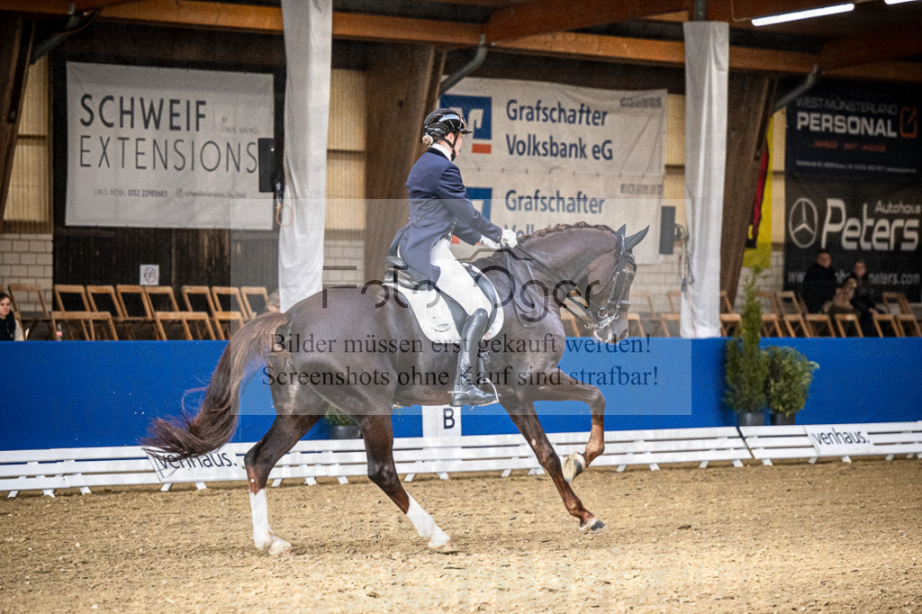 DOS_2990 | Entdecke hochwertige Reitturnierfotos von Foto Oger. Professionell, emotional und authentisch – jetzt Lieblingsmomente im Shop bestellen.Deutschlandweite Turnierfotografie. - Realisiert mit Pictrs.com