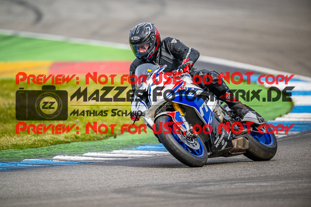 MaZZes_FotoMatrix_230410_1095 | GELB