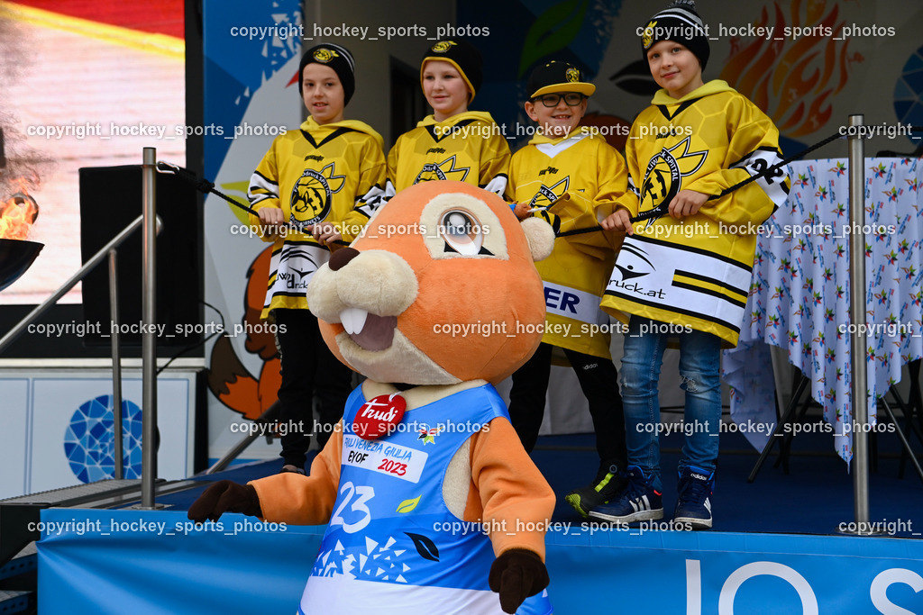 European Youth Olympic Festival EYOF 2023 Pressekonferenz | Jugendspieler EC Hornets Spittal, Olympisches Feuer, Maskottchen European Youth Olympic Festival EYOF 2023, 