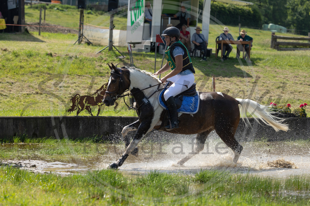 994A1105 | sabrinanicolaifotografie - Realisiert mit Pictrs.com