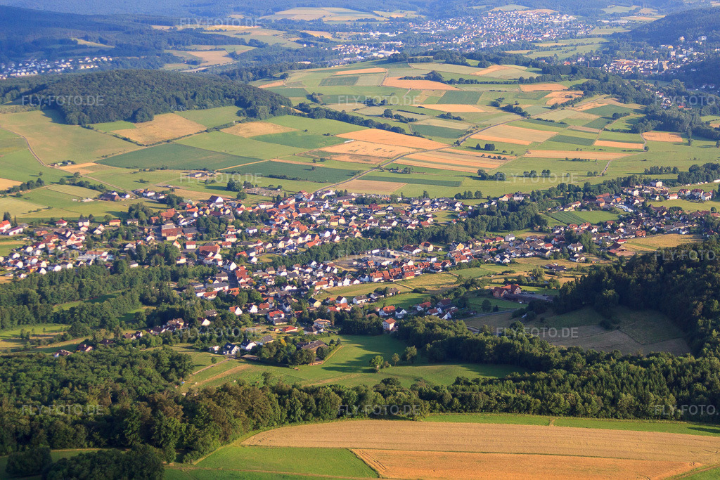 Luftbild: Ortsansicht von Norden im Ortsteil Eckardroth in Bad Soden-Salmünster im Bundesland Hessen in Deutschland. Foto: IMG_68567.jpg vom 21.06.2014 durch Werner Riehm/FLY-FOTO.deAuflösung des Originals: 4752 x 3168 px