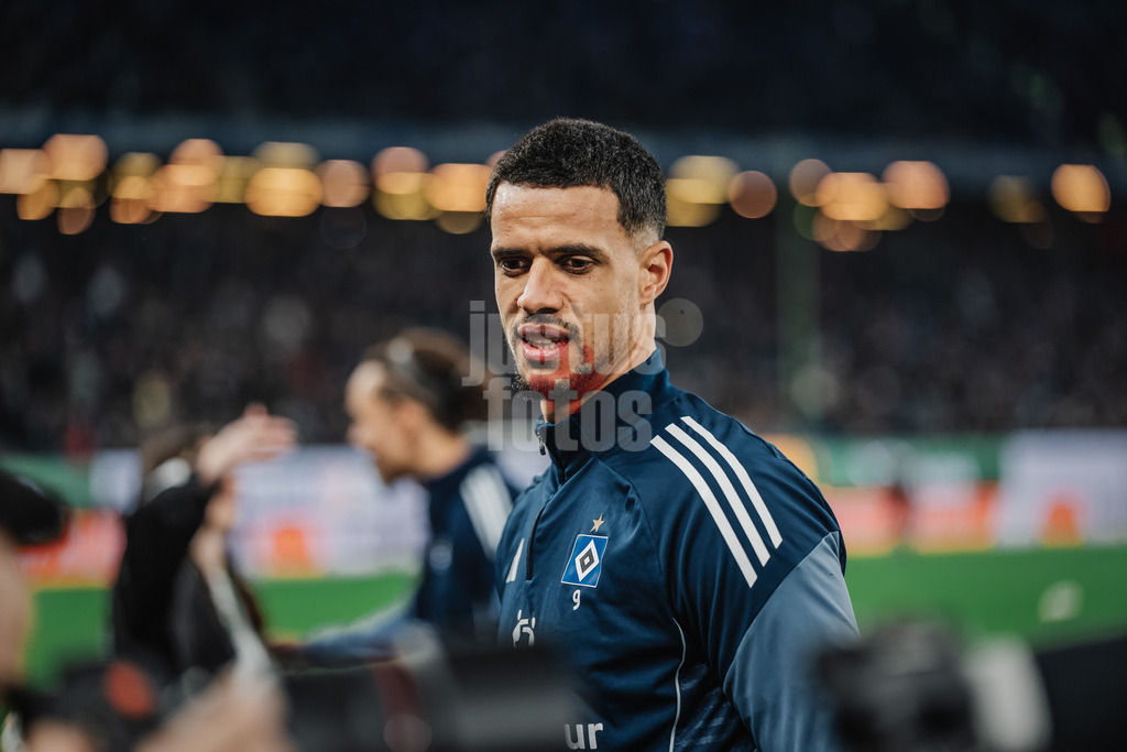 Fußball | Männer | Saison 2025/2026 | 1. Fußball-Bundesliga | 24. Spieltag | Hamburger SV vs. RB Leipzig | 01.03.2026 | Robert Glatzel (#9, HSV) vor dem Spiel