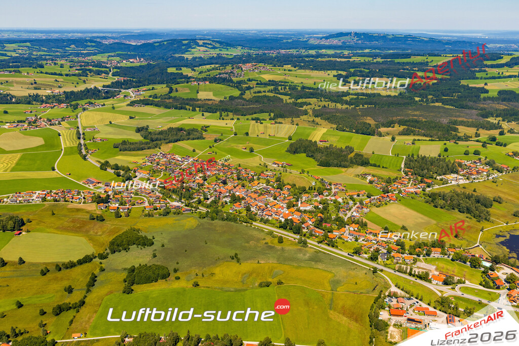 Luftaufnahme von Bad Bayersoien - Die Luftaufnahme wurde 2025 vom UL-Flugzeug heraus erstellt ( keine Drohne ) - Hochauflösende Luftaufnahme - für professionelle Ausdrucke geeignet. Die Geschenkidee !Mit Lizenz und Bildrechte bestellbar