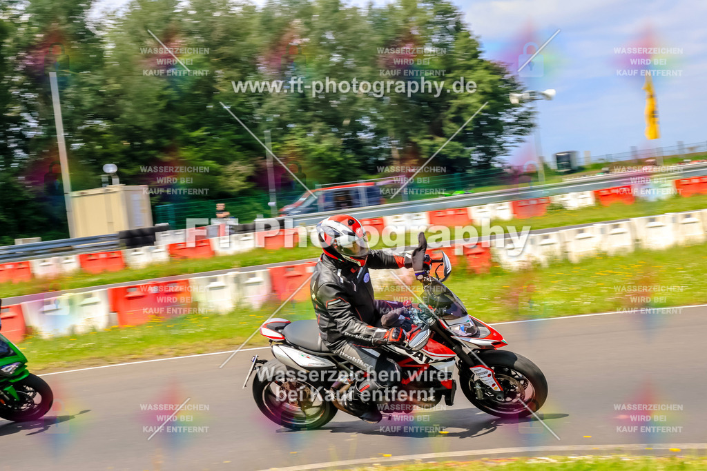 VBK-8194 | Hier findet Ihr Bilder von Touristenfahrten auf der Nürburgring Nordschleife oder von anderen Veranstaltungen die ich besucht habe. Viel Spass beim Durch Schauen 