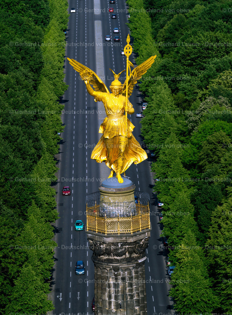 9000106 | Die Siegessäule auf dem Großen Stern inmitten des Großen Tiergartens in Berlin wurde von 1864 bis 1873 als Nationaldenkmal der Einigungskriege nach einem Entwurf von Heinrich Strack erbaut. Sie steht unter Denkmalschutz.