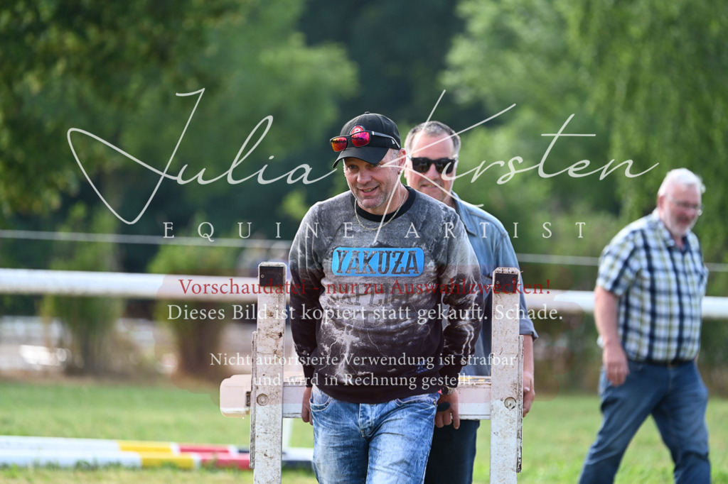 DSC_7633 | Pferde- und Turnierfotografie in Westsachsen. Pferdeportraits, Auftragszeichnungen und intuitive Kunst.