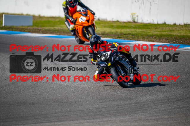 MaZZes_FotoMatrix_230410_5489 | WEISS