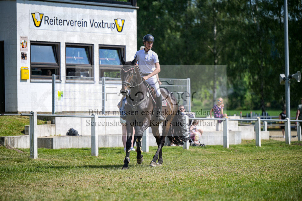 Reitturnier Voxtrup | Entdecke hochwertige Reitturnierfotos von Foto Oger. Professionell, emotional und authentisch – jetzt Lieblingsmomente im Shop bestellen.Deutschlandweite Turnierfotografie. - Realisiert mit Pictrs.com