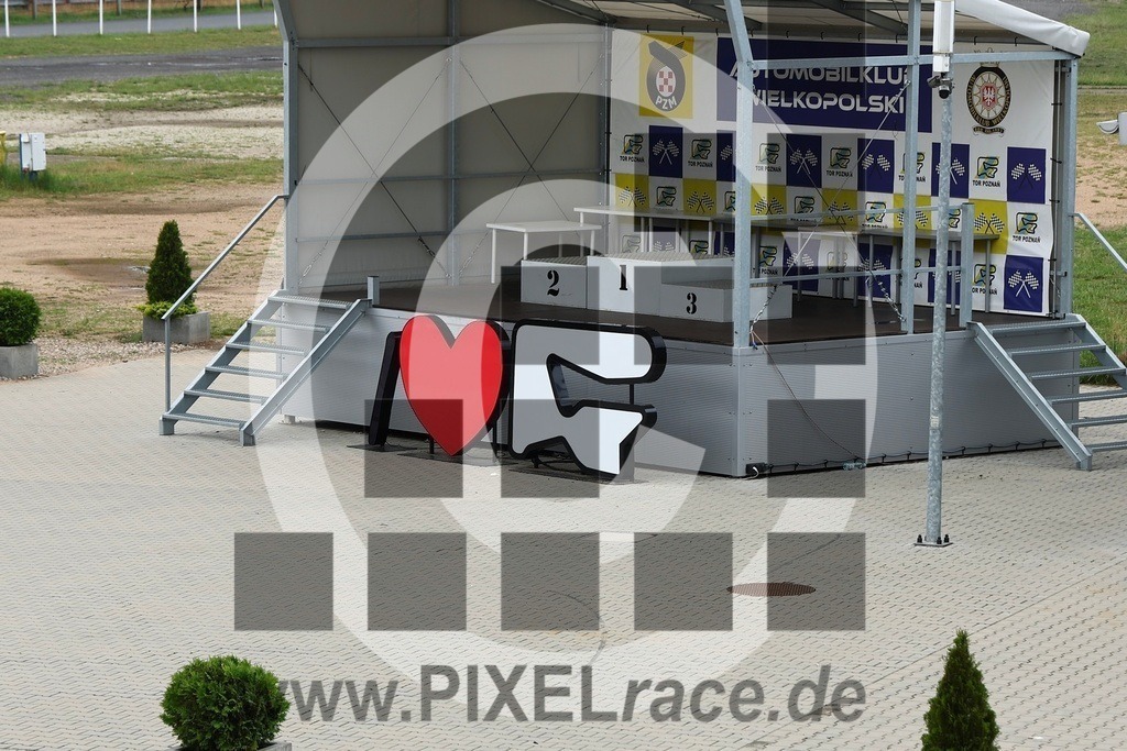 social-20240604_33490 | Schöne Erinnerungen an spannende Momente - das festzuhalten ist unser Job. PIXELrace.de ist seit 2003 auf den Rennstrecken Europas unterwegs um die Action draußen beim Fahren und die wunderbare Stimmung imm Fahrerlager für euch einzufangen.