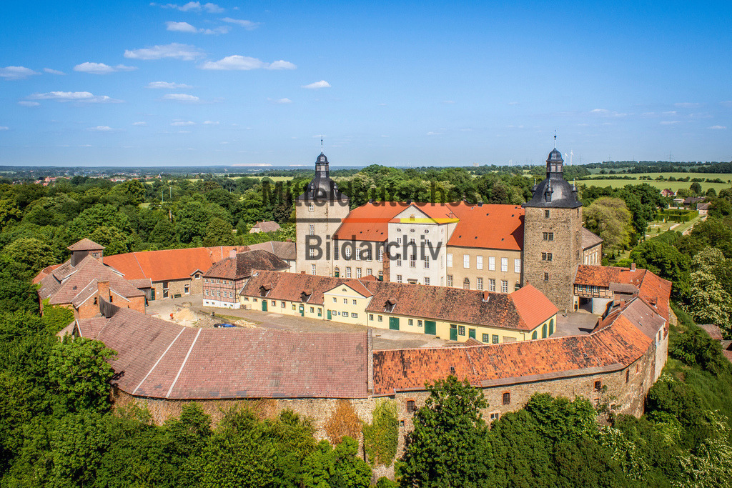 Schloß Schloß Hundisburg-2435 | Schloss Hundisburg von hinten - Realisiert mit Pictrs.com